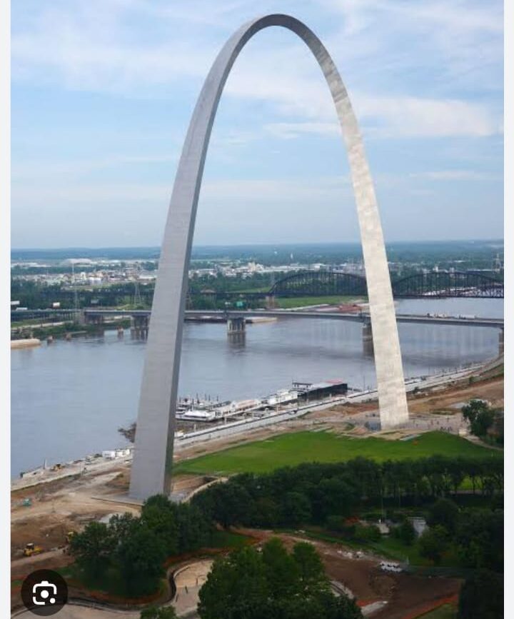 1 Gateway Arch in St. Louis