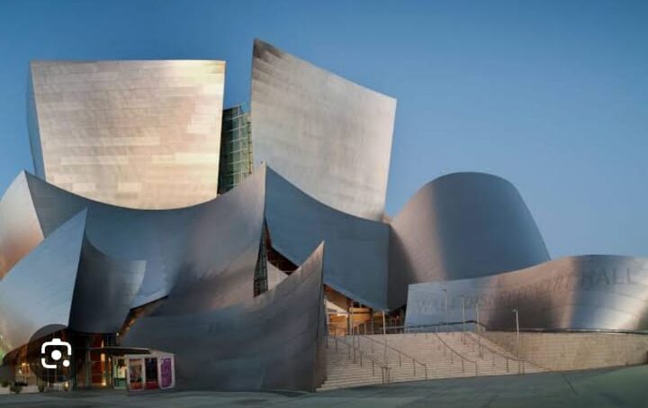 1 Walt Disney Concert Hall (Los Angeles, USA)