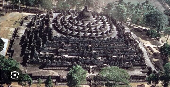 8 Borobudur Temple Compound , Java, Indonesia 8 Borobudur Temple Compound , Java, Indonesia