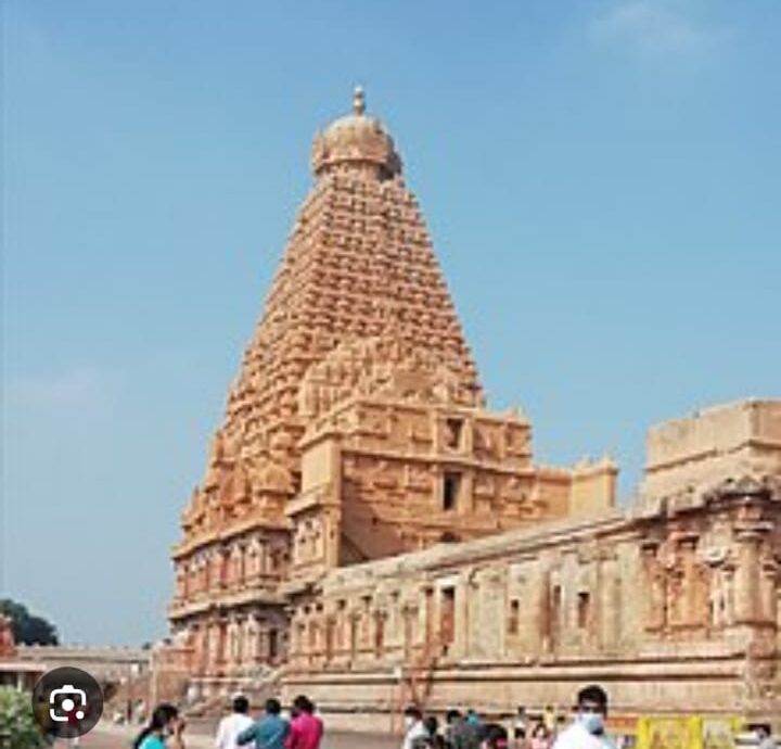 8 Brihadeeswara Temple (Thanjavur, Tamil Nadu)