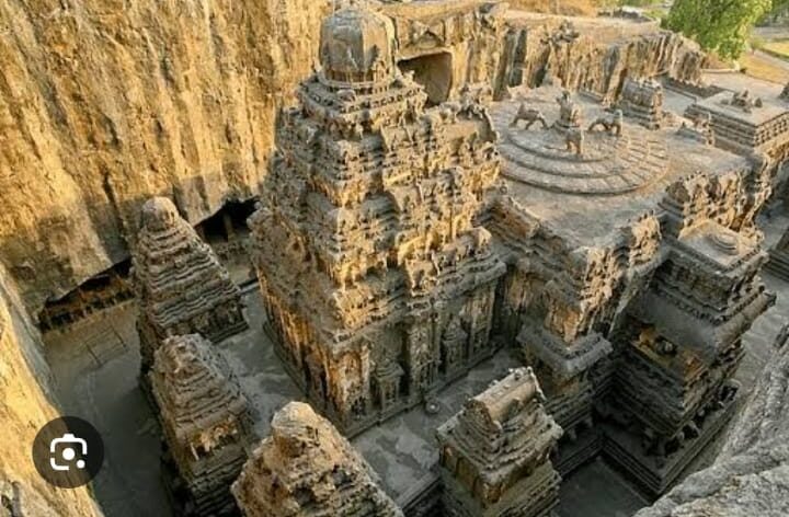 8 Ellora caves(the Kailasanatha temple)