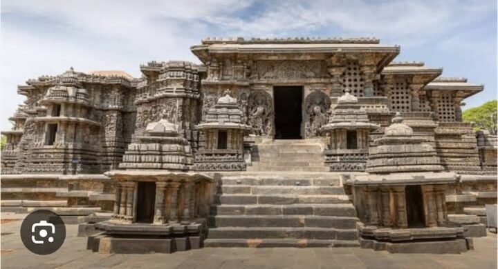 8 Hoysaleswara temple in Halebidu