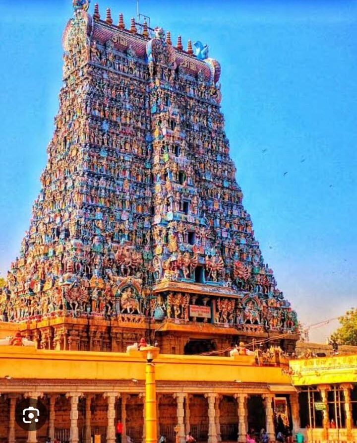 8 Meenakshi Amman Temple (Madurai, Tamil Nadu)