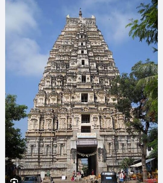 8 Virupaksha Temple (Hampi, Karnataka)