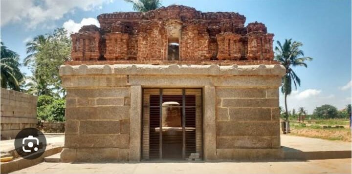 9 Badavilinga Temple in Hampi, Karnataka 9 Badavilinga Temple in Hampi, Karnataka