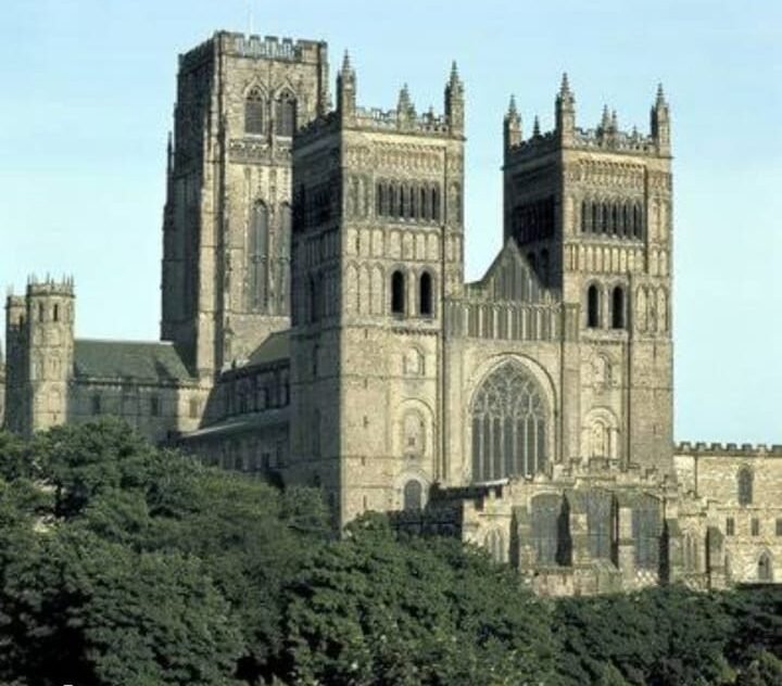 9 Durham Cathedral (Durham, England)