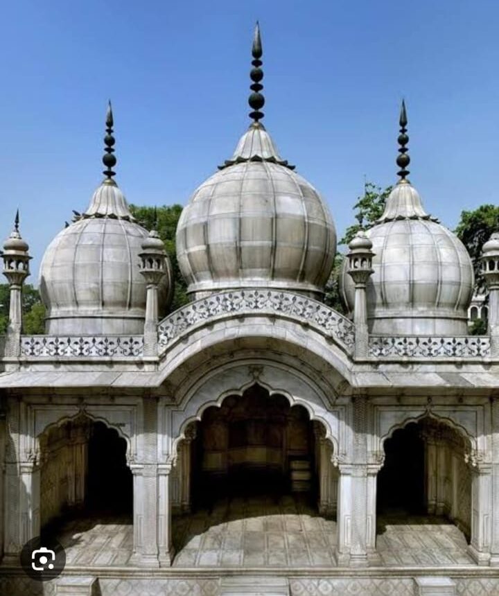 9 Moti Masjid 9 Moti Masjid